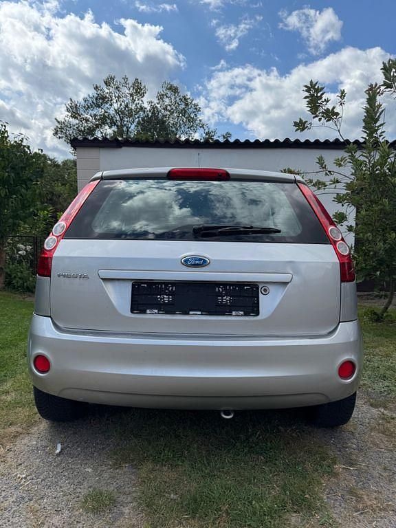 Gebraucht Ford Fiesta 69 PS (50 kW) 2007 Silber Kleinwagen