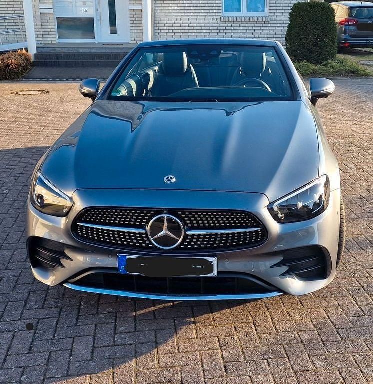 Gebraucht Mercedes E200 AMG 197 PS (144 kW) 2023 Grau Cabrio