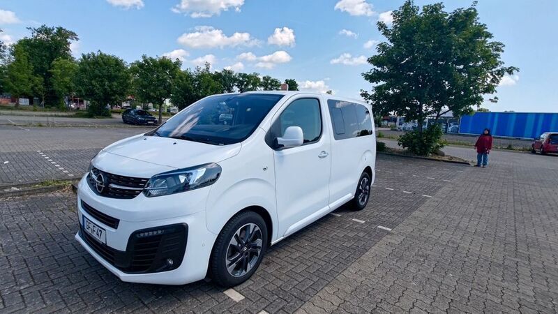 Weiß Gebraucht 2020 Opel Zafira Life S Van | 21.500 € (Superpreis) - Bild 1/4