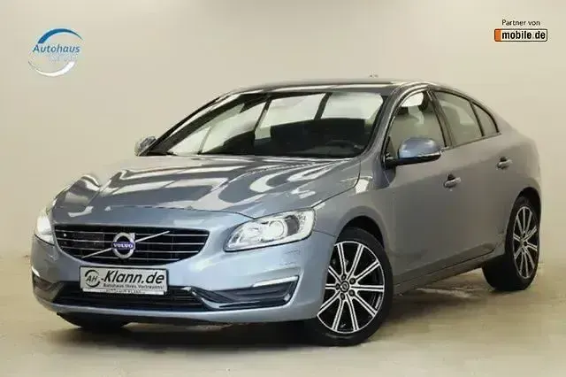Gebraucht Volvo S60 Linje Svart 190 PS (139 kW) 2017 Blau Limousine