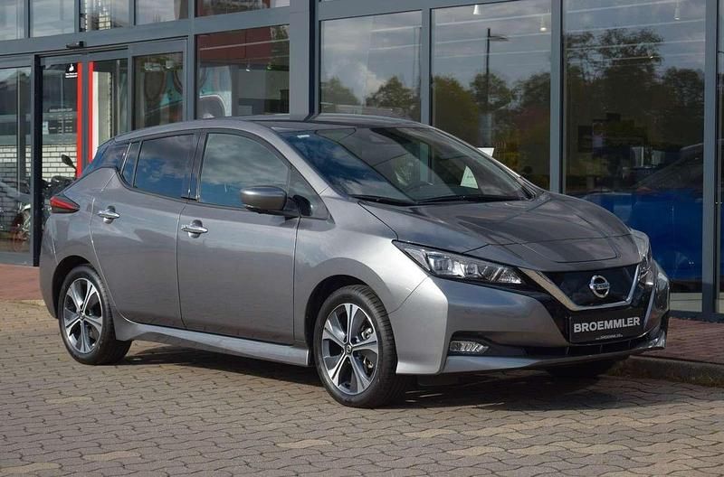 Grau Gebraucht 2021 Nissan Leaf N-Connecta Kleinwagen | 15.990 € (Fairer Preis) - Bild 1/4