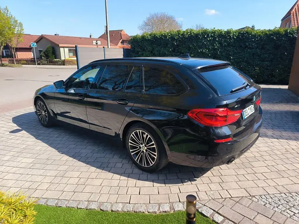 Gebraucht BMW 530 Sport Line 265 PS (194 kW) 2019 Schwarz Kombi