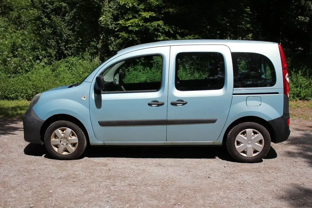 Gebraucht Renault Kangoo Expression 106 PS (77 kW) 2008 Blau Van / Kleinbus