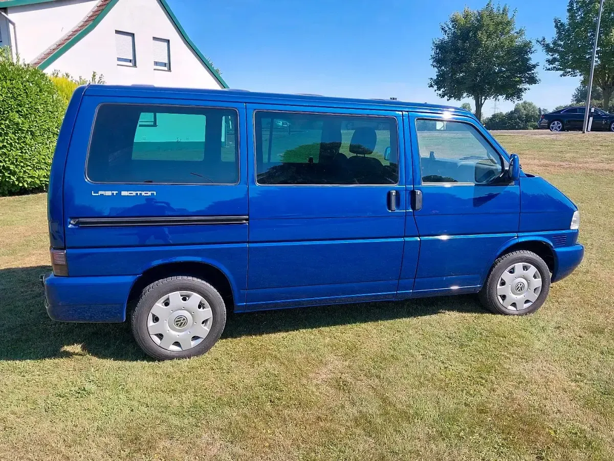 Gebraucht VW Multivan Edition 151 PS (111 kW) 2003 Blau Van / Kleinbus