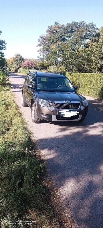 Braun Gebraucht 2011 Skoda Yeti SUV | 2.500 € (Superpreis) - Bild 1/4