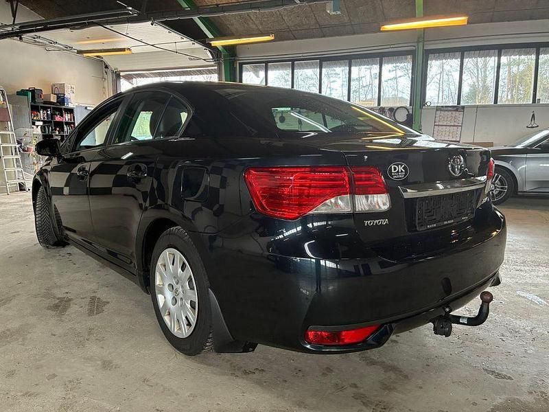 Gebraucht Toyota Avensis 147 PS (108 kW) 2012 Limousine