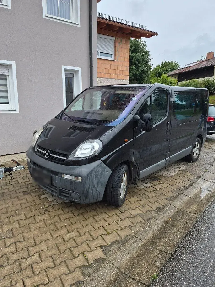 Gebraucht Opel Vivaro 135 PS (99 kW) 2005 Schwarz Van / Kleinbus