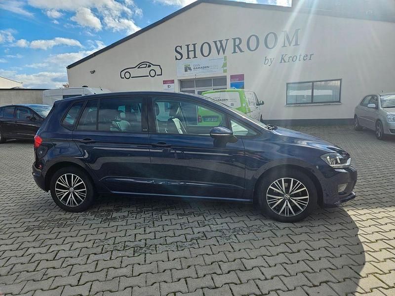 Blau Gebraucht 2017 VW Golf Sportsvan Allstar Van / Kleinbus | 12.990 € (Fairer Preis) - Bild 1/4