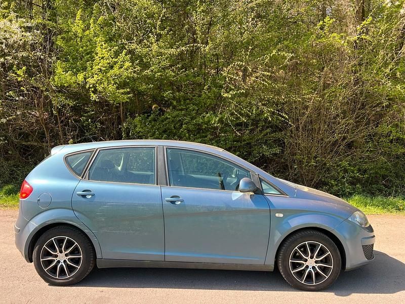 Second-hand Seat Altea 105 CP (77 kW) 2010 Albastru Berlinǎ