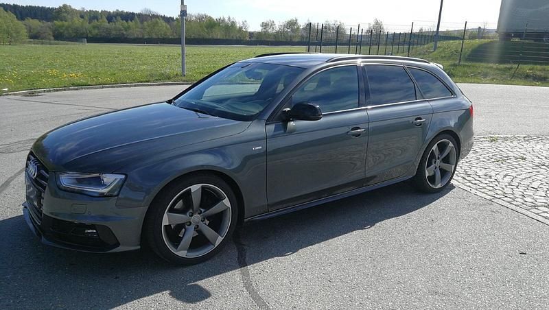 Grau Gebraucht 2015 Audi A4 S-Line Kombi | 14.750 € (Fairer Preis) - Bild 1/4