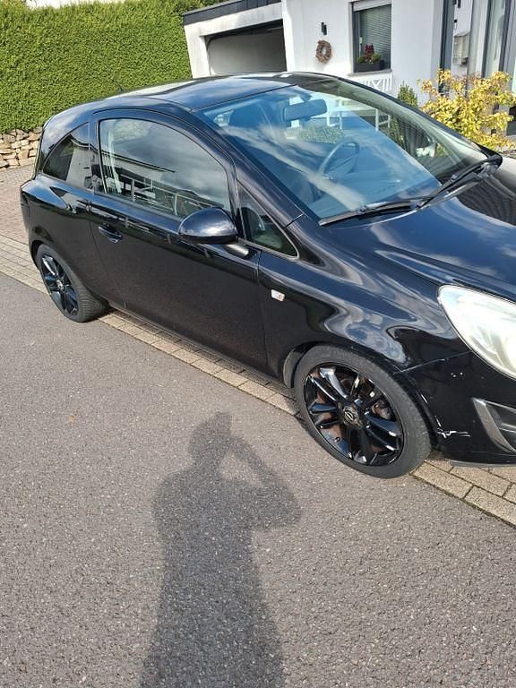 Schwarz Gebraucht 2011 Opel Corsa Color Edition Kleinwagen | 4.290 € (Fairer Preis) - Bild 1/3
