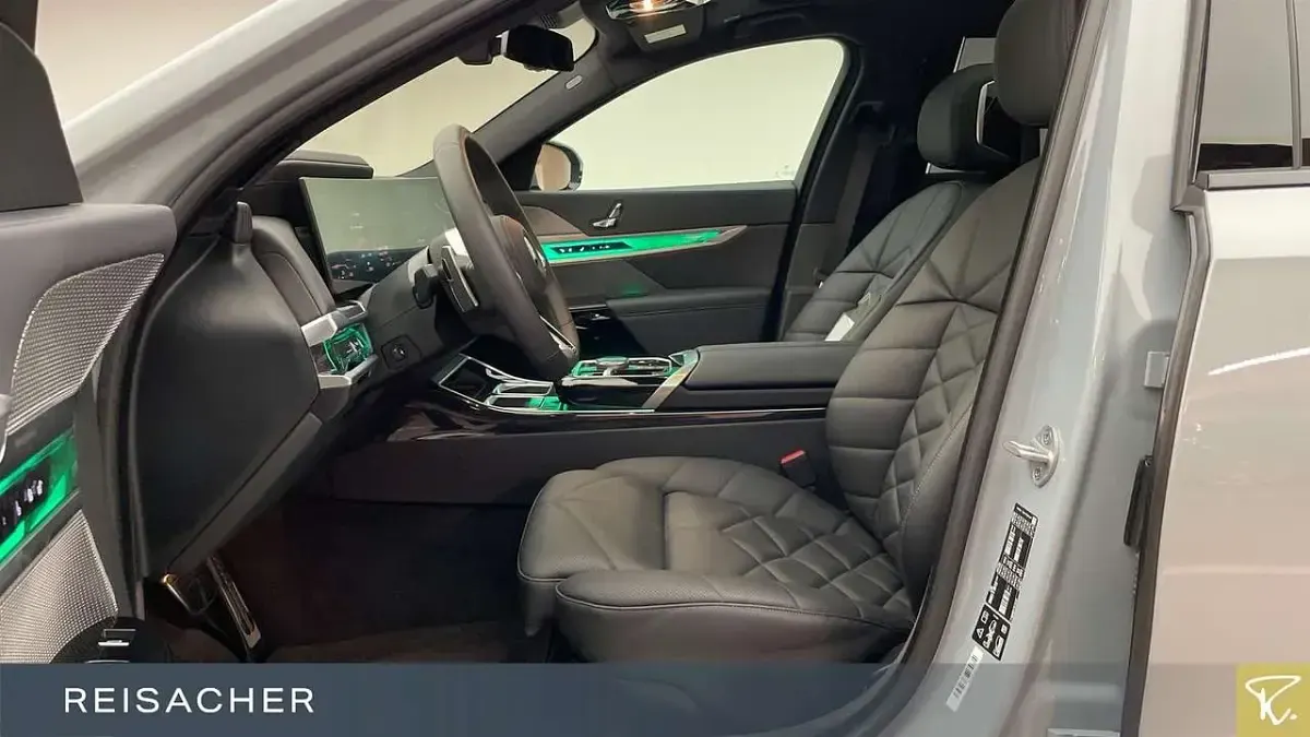 Gebraucht BMW 740 M Sport 299 PS (219 kW) 2025 M brooklyn grau metallic Limousine