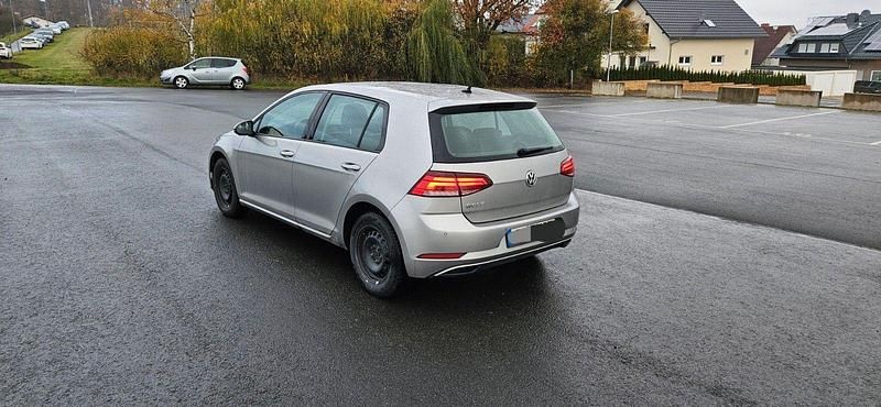 Gebraucht VW Golf VII 125 PS (91 kW) 2018 Grau Kombi