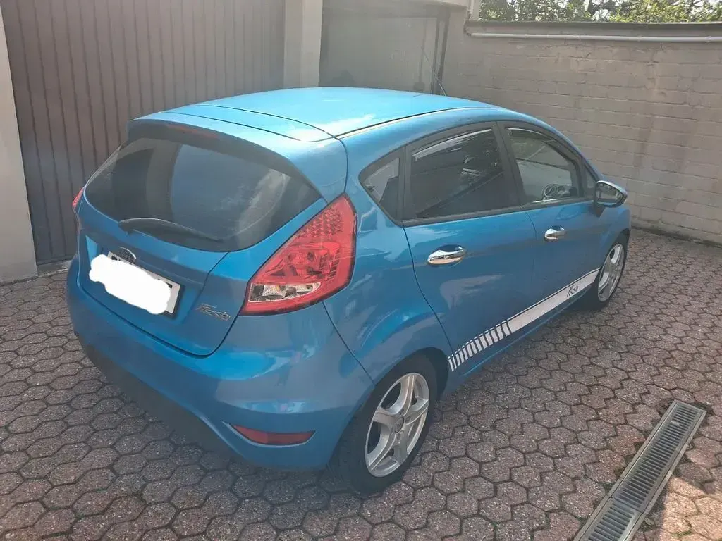 Gebraucht Ford Fiesta Trend 82 PS (60 kW) 2012 Blau Limousine