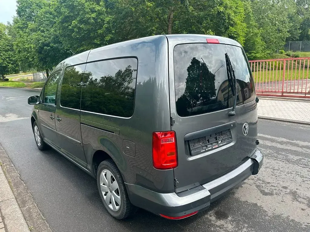 Gebraucht VW Caddy Maxi 102 PS (75 kW) 2017 Grau Van / Kleinbus