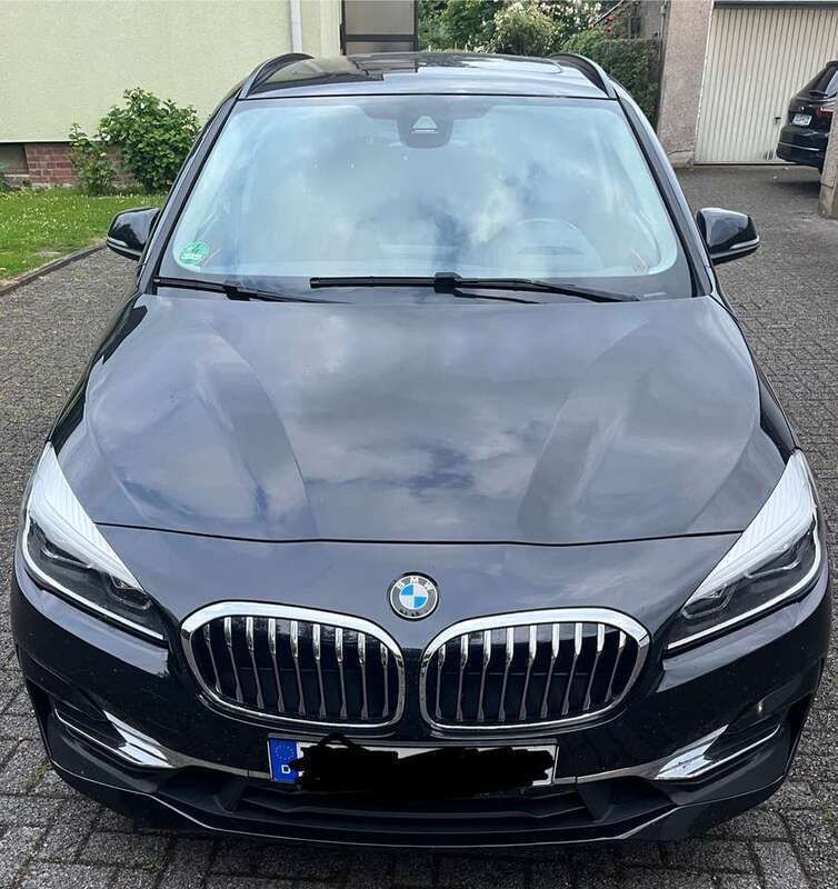 Schwarz Gebraucht 2018 BMW 220 Luxury Line Van / Kleinbus | 19.690 € (Fairer Preis) - Bild 1/4
