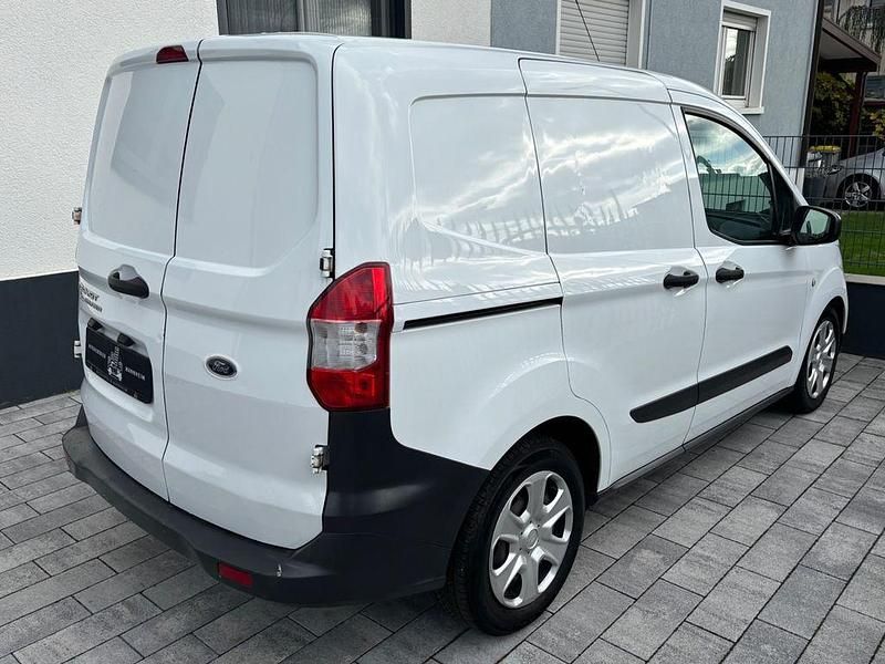 Gebraucht Ford Transit Trend 101 PS (74 kW) 2019 Weiß Van / Kleinbus