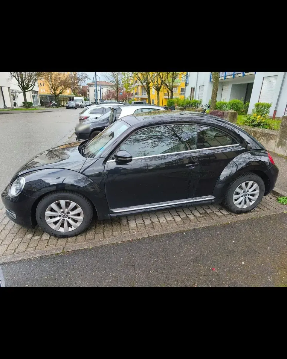 Gebraucht VW Beetle 105 PS (77 kW) 2012 Schwarz Kleinwagen