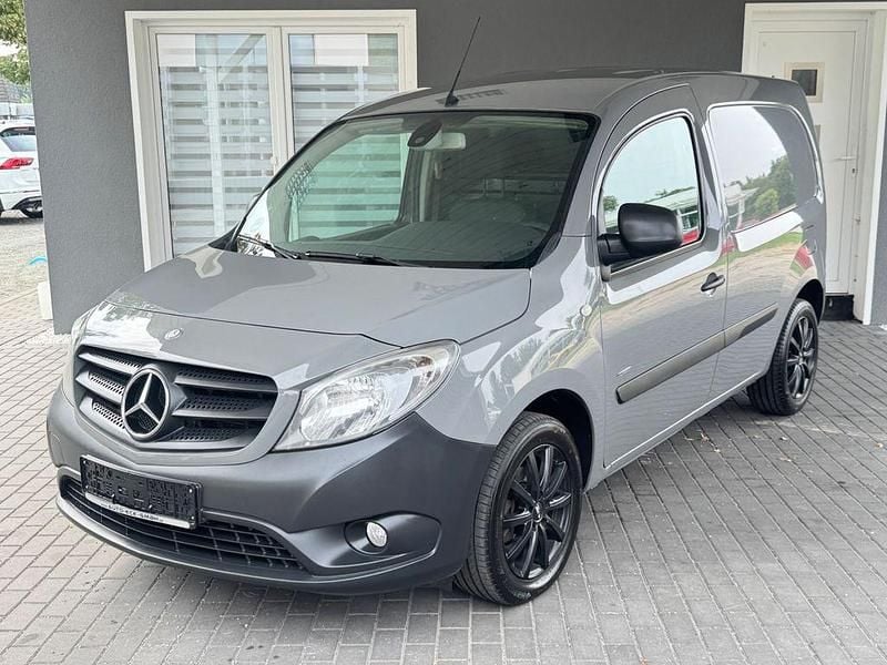 Grau Gebraucht 2016 Mercedes Citan 111 Van / Kleinbus | 6.990 € (Superpreis) - Bild 1/4