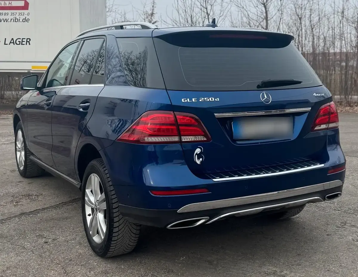 Gebraucht Mercedes GLE250 205 PS (150 kW) 2017 Blau SUV