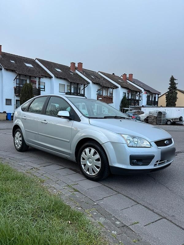 Gebraucht Ford Focus 101 PS (74 kW) 2006 Silber Kleinwagen