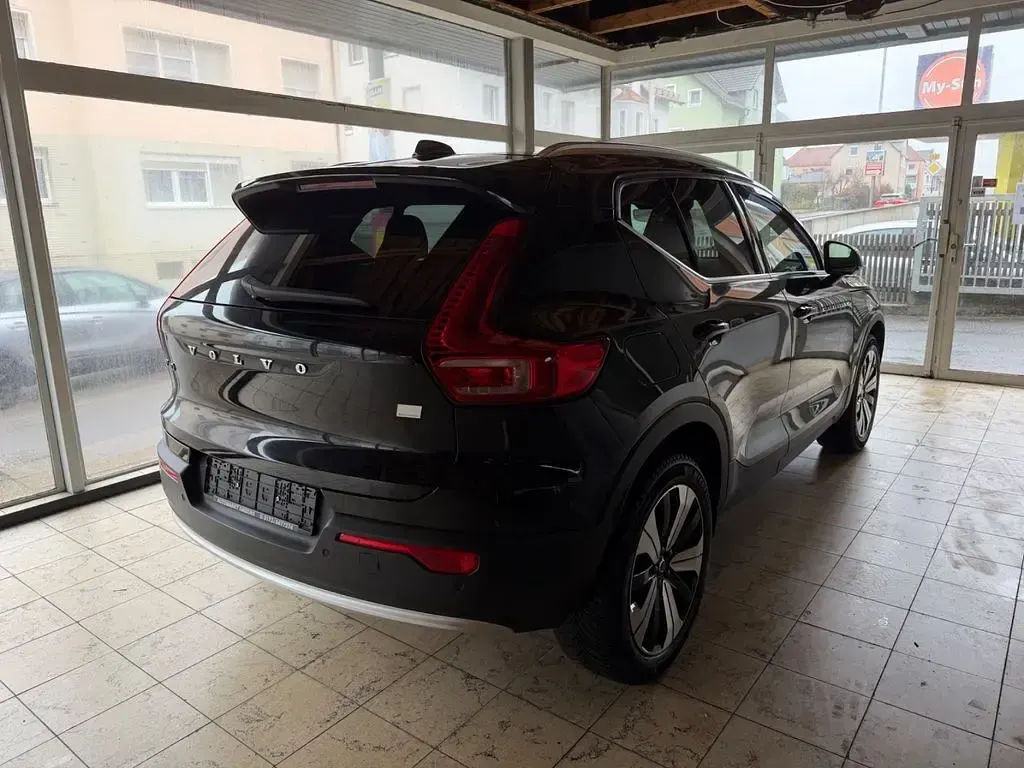 Gebraucht Volvo XC40 Core 211 PS (155 kW) 2022 Schwarz SUV