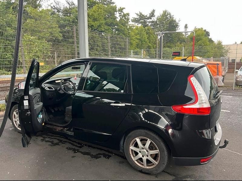 Schwarz Gebraucht 2010 Renault Grand Scénic III Van / Kleinbus | 3.450 € - Bild 1/4