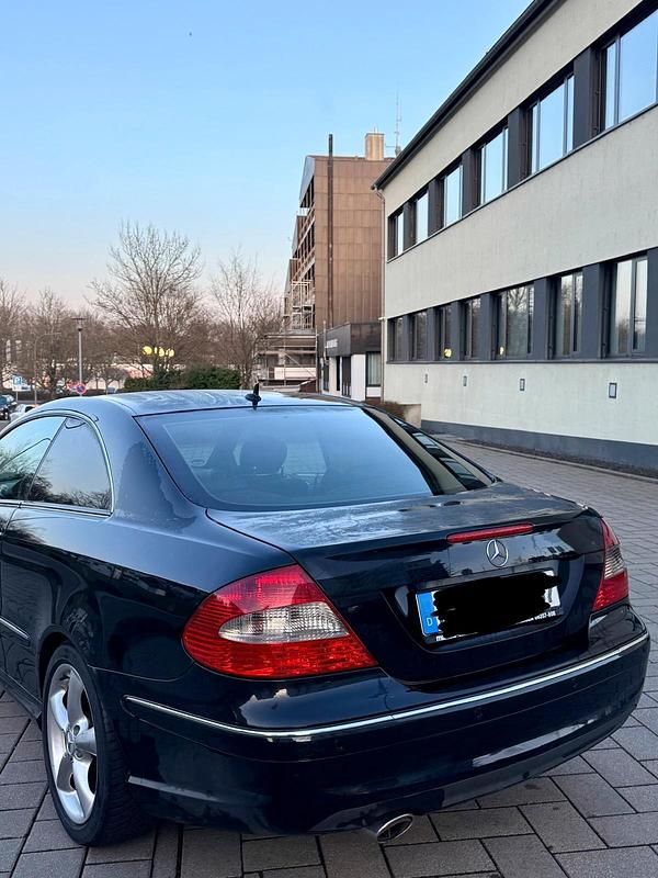 Gebraucht Mercedes CLK320 Edition 224 PS (164 kW) 2009 Schwarz Coupé