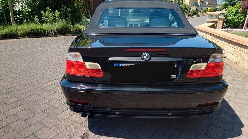 Gebraucht BMW 320 Performance 170 PS (125 kW) 2001 Schwarz Cabrio