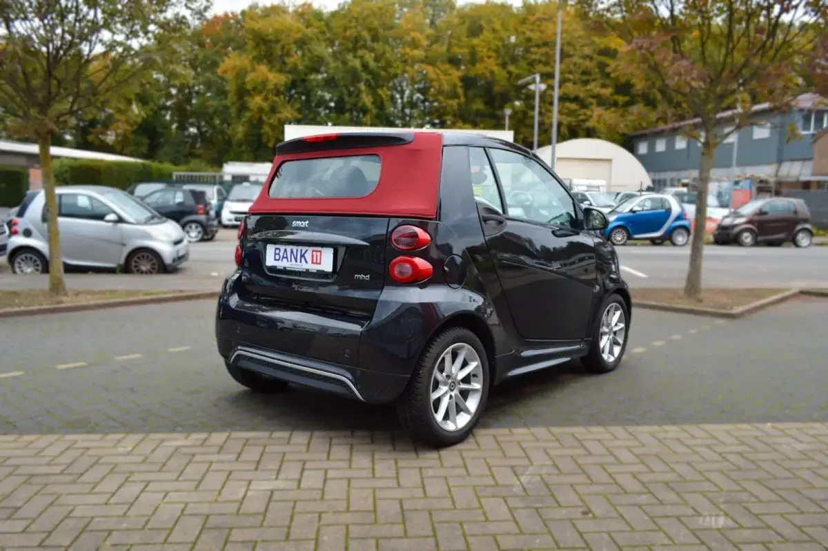 Gebraucht Smart ForTwo Cabrio Passion 71 PS (52 kW) 2012 Tridionszelle schwarz Cabrio