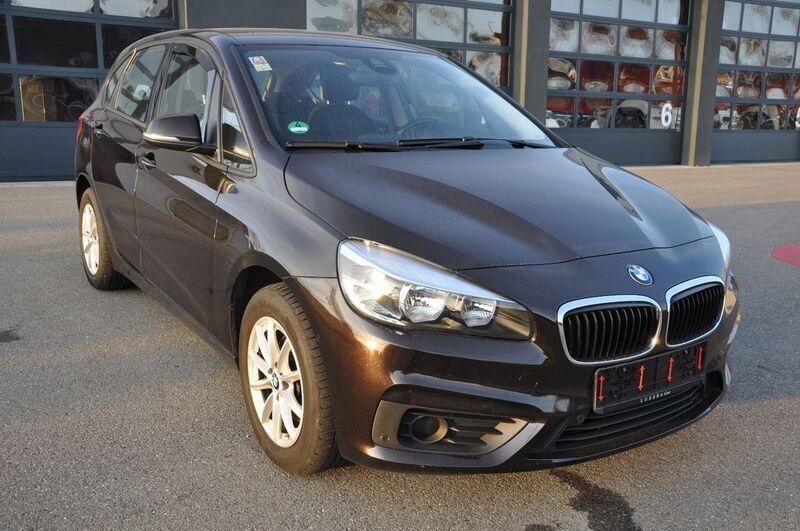 Gebraucht BMW 216 Active Tourer 116 PS (85 kW) 2015 Braun Van / Kleinbus