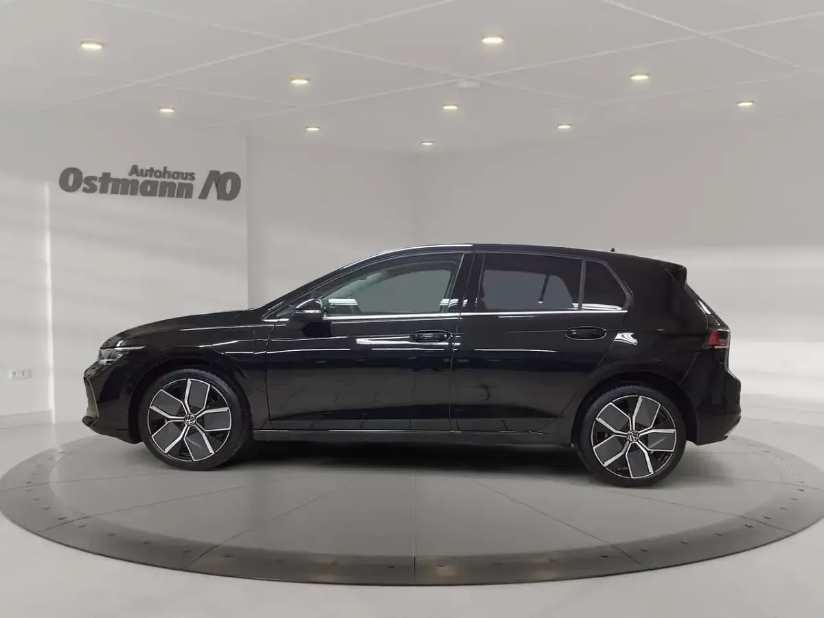 Gebraucht VW Golf VIII Style 204 PS (150 kW) 2026 Schwarz Limousine