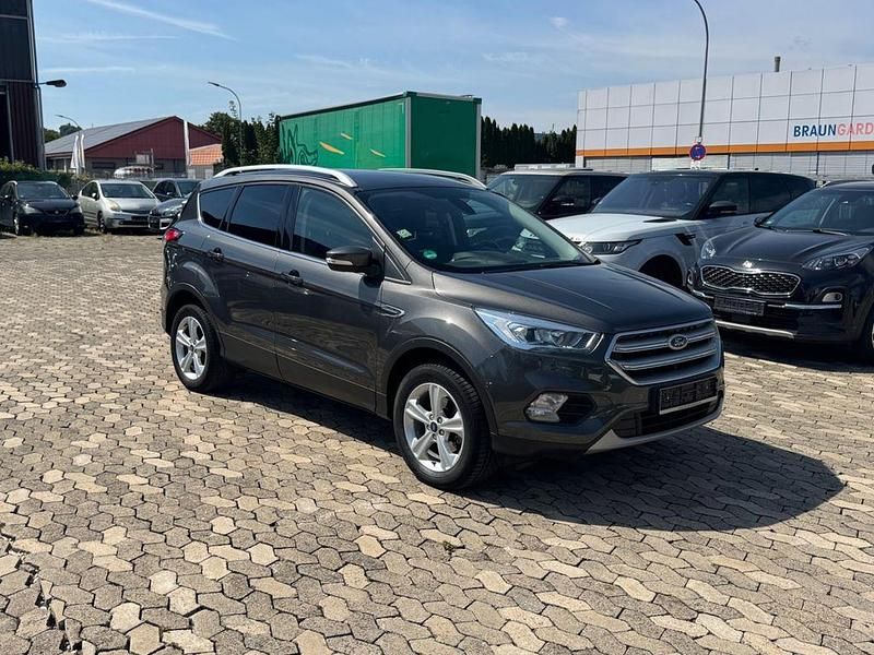 Grau Gebraucht 2018 Ford Kuga Cool & Connect SUV | 10.950 € (Superpreis) - Bild 1/4