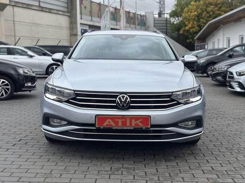 Gebraucht VW Passat Business 150 PS (110 kW) 2022 Scale silver metallic (metallic) Kombi