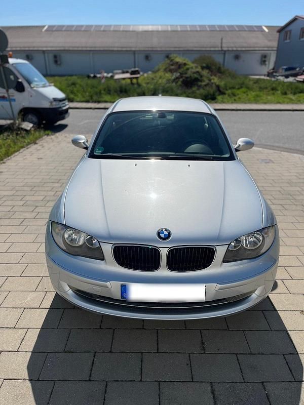 Second-hand BMW 118 143 CP (105 kW) 2008 Argintiu Hatchback