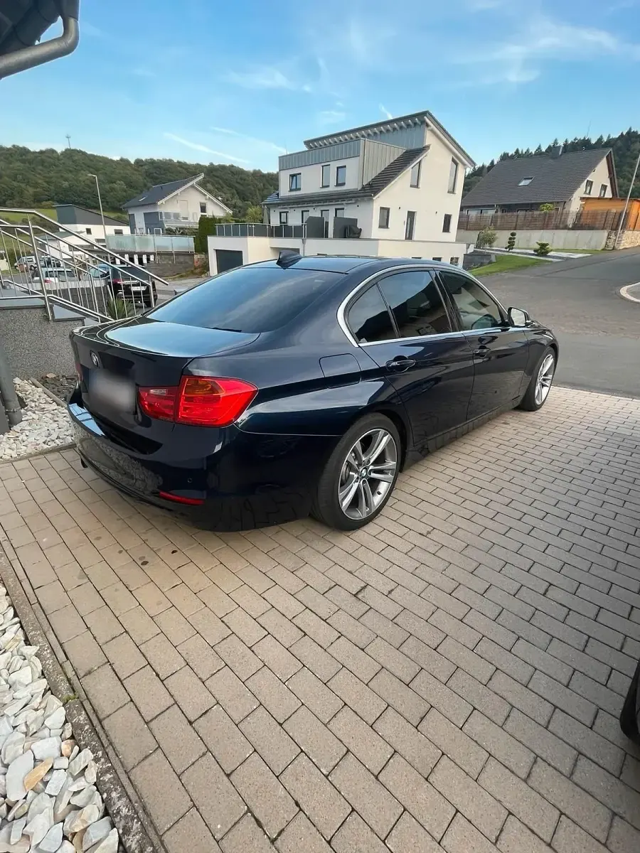 Gebraucht BMW 328 Comfort Edition 245 PS (180 kW) 2013 Blau Limousine