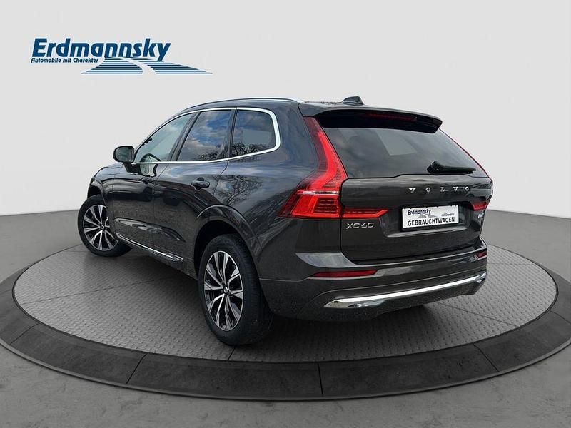 Gebraucht Volvo XC60 Plus 197 PS (144 kW) 2023 Platinum grey (grau) SUV