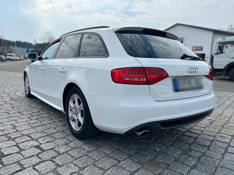 Gebraucht Audi A4 S-Line 190 PS (139 kW) 2011 Weiß Kombi