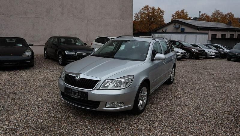 Usado Skoda Octavia Elegance 122 HP (89 kW) 2009 Prateado Carrinha
