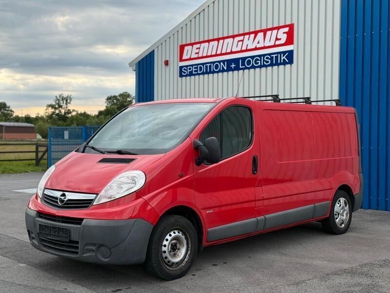 Rot Gebraucht 2013 Opel Vivaro Van | 7.300 € (Guter Preis) - Bild 1/4