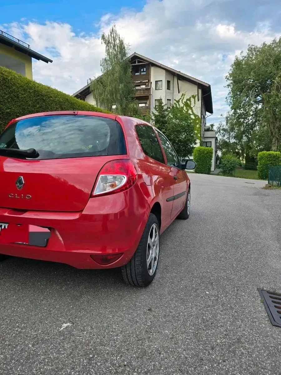 Gebraucht Renault Clio 75 PS (55 kW) 2010 Rot Kleinwagen