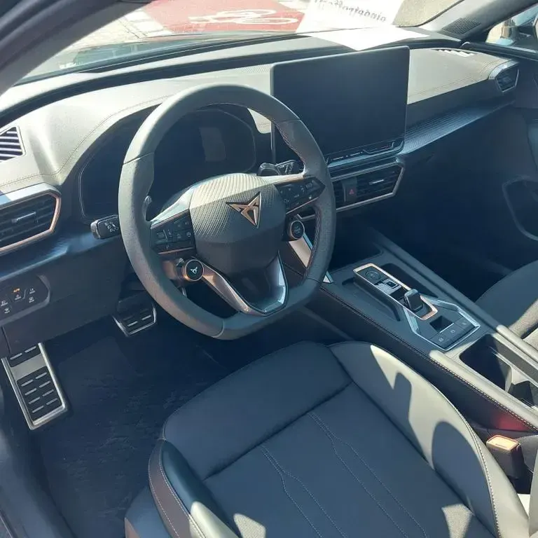 Neu Cupra Leon 150 PS (110 kW) 2026 Grau Limousine