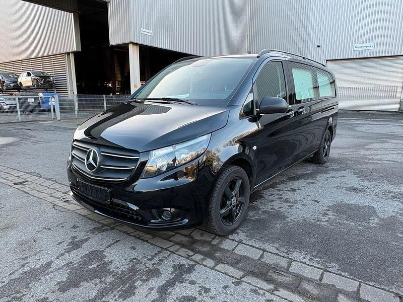 Schwarz Gebraucht 2020 Mercedes Vito Van | 48.790 € - Bild 1/4