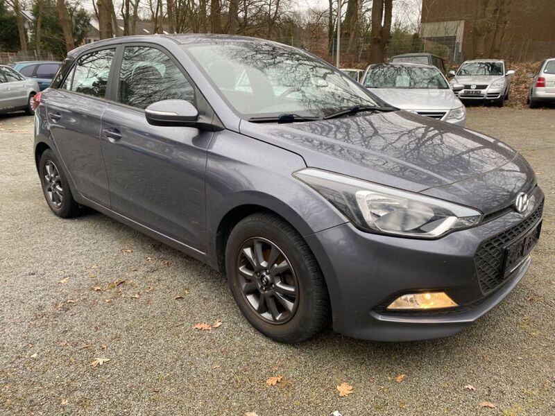Gebraucht Hyundai i20 YES! 84 PS (61 kW) 2017 Grau Limousine