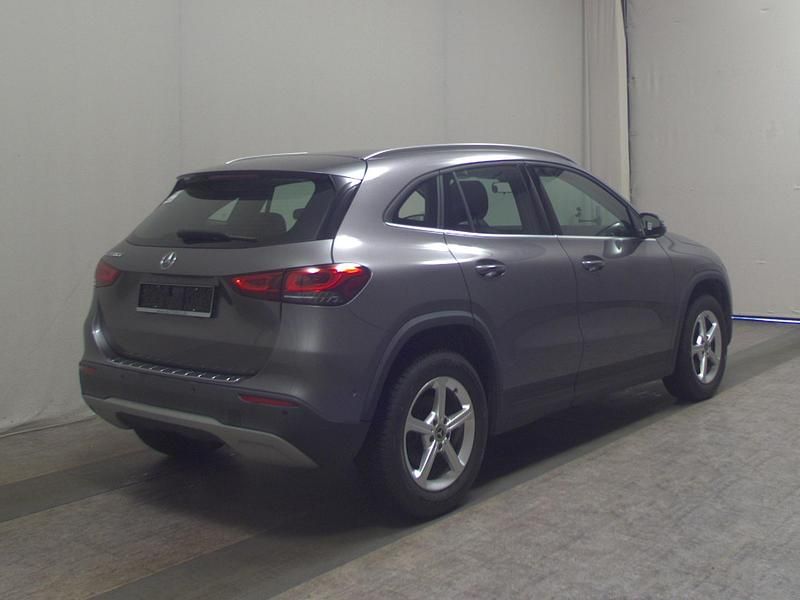 Gebraucht Mercedes GLA180 Style 116 PS (85 kW) 2022 Grau SUV
