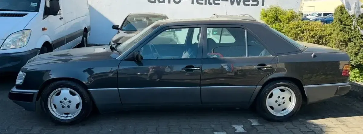 Gebraucht Mercedes 230 131 PS (96 kW) 1990 Grau Limousine