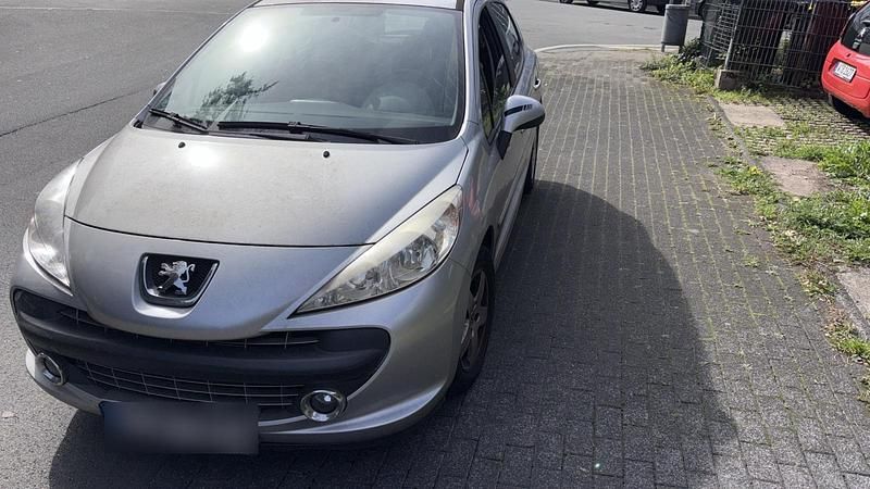 Grau Gebraucht 2007 Peugeot 207 Kleinwagen | 800 € (Superpreis) - Bild 1/4