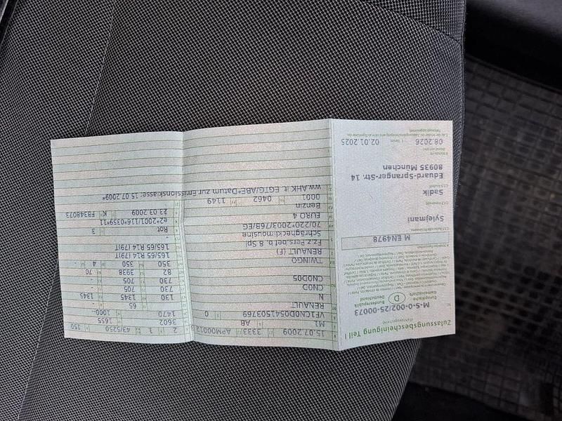 Second-hand Renault Twingo 58 CP (42 kW) 2009 Roșu Hatchback