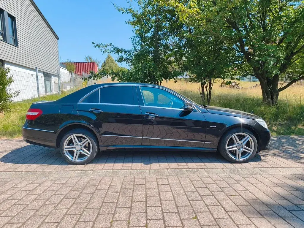 Gebraucht Mercedes E350 265 PS (194 kW) 2011 Obsidianschwarz  metalliclack Limousine