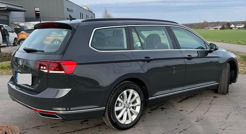 Gebraucht VW Passat GTE 218 PS (160 kW) 2021 Grau Kombi